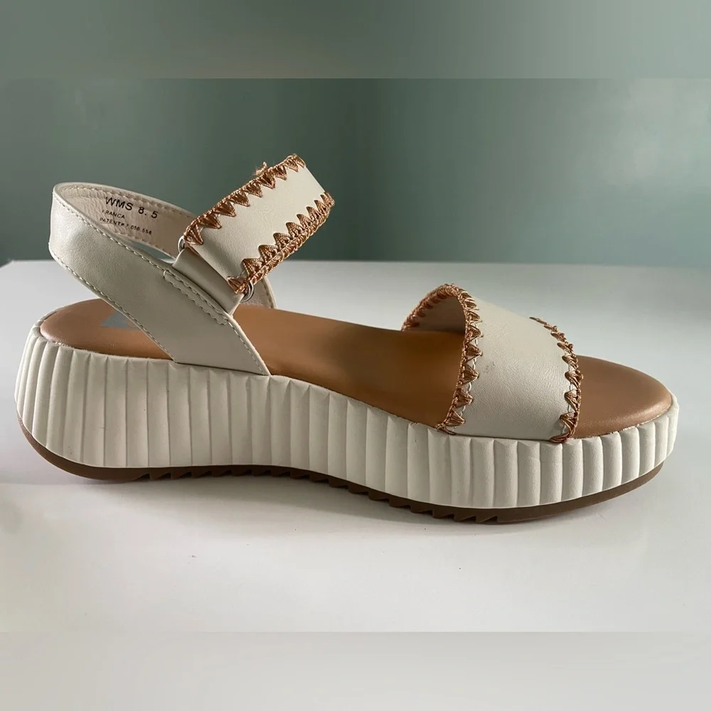 Dolce Vita Franca Ivory Wedge Sandal Cushioned Platform Size 9 NWT